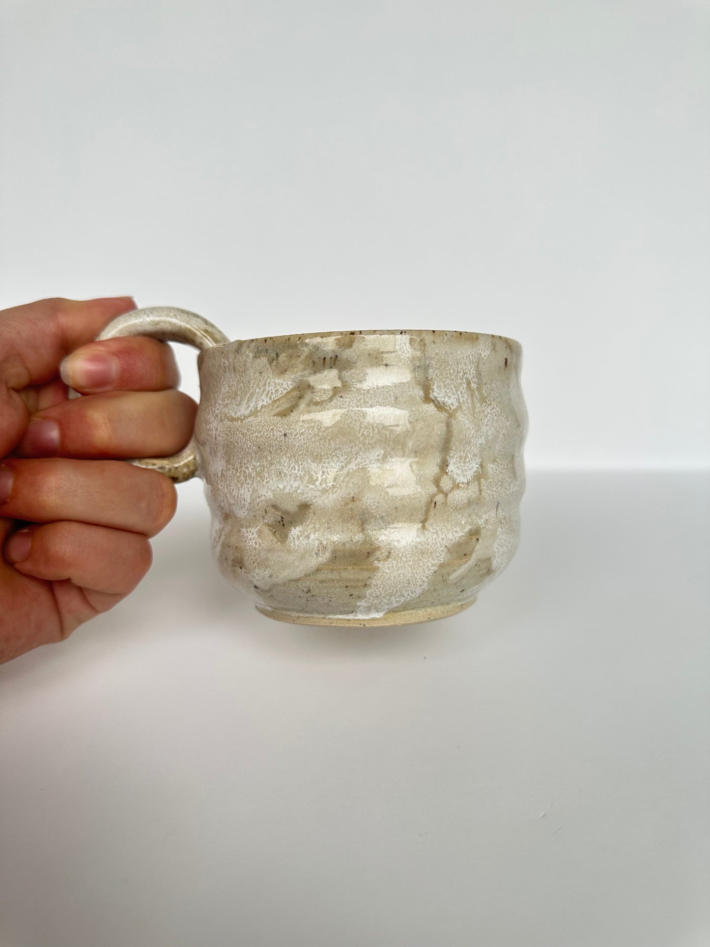 Bølge måne kop med loop hank